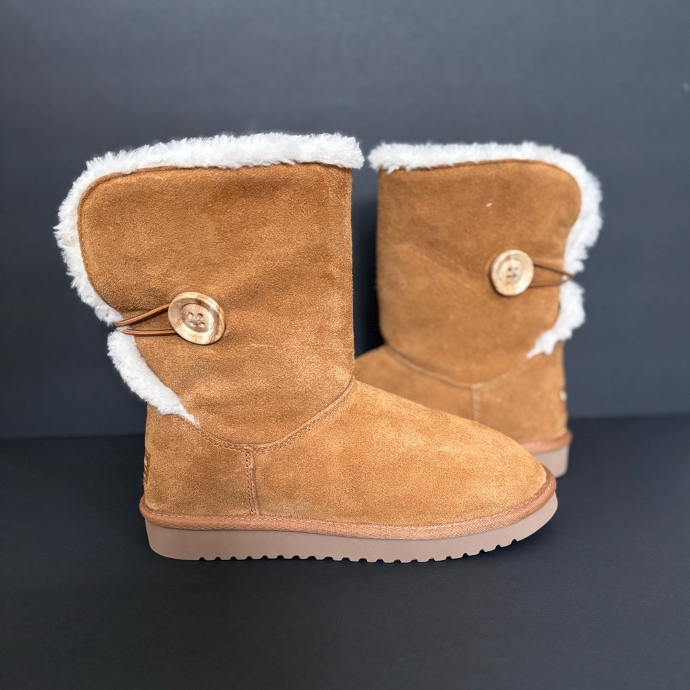 Koolaburra by UGG Women’s Short Boot Nalie in Chestnut Size 6